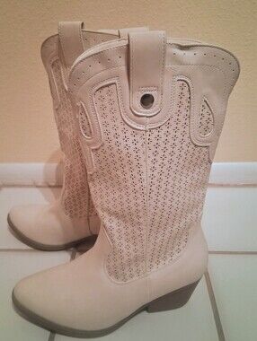 NEW Ladies Western Boots,cream Color, Sz 7.5